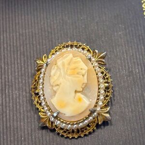Vintage Florence Cameo Brooch